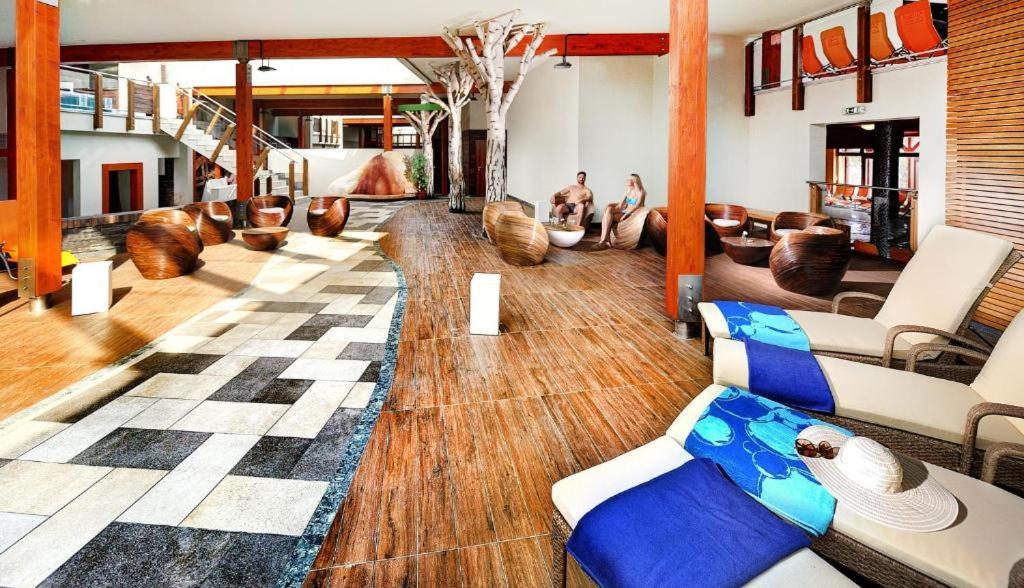 Apartman Liptov - Hotel Bešeňová Exteriör bild
