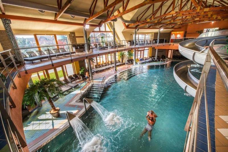 Apartman Liptov - Hotel Bešeňová Exteriör bild