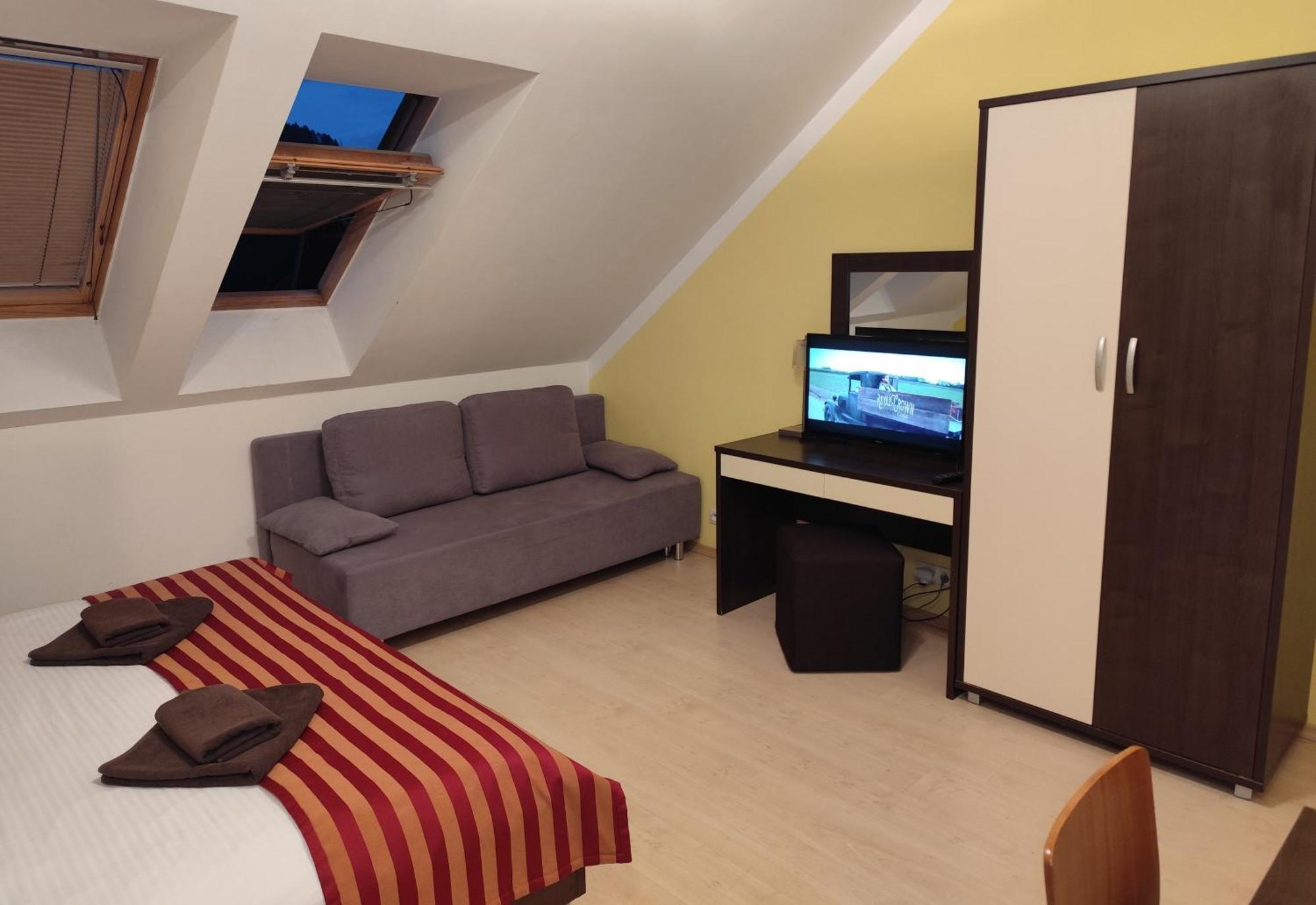 Apartman Liptov - Hotel Bešeňová Exteriör bild